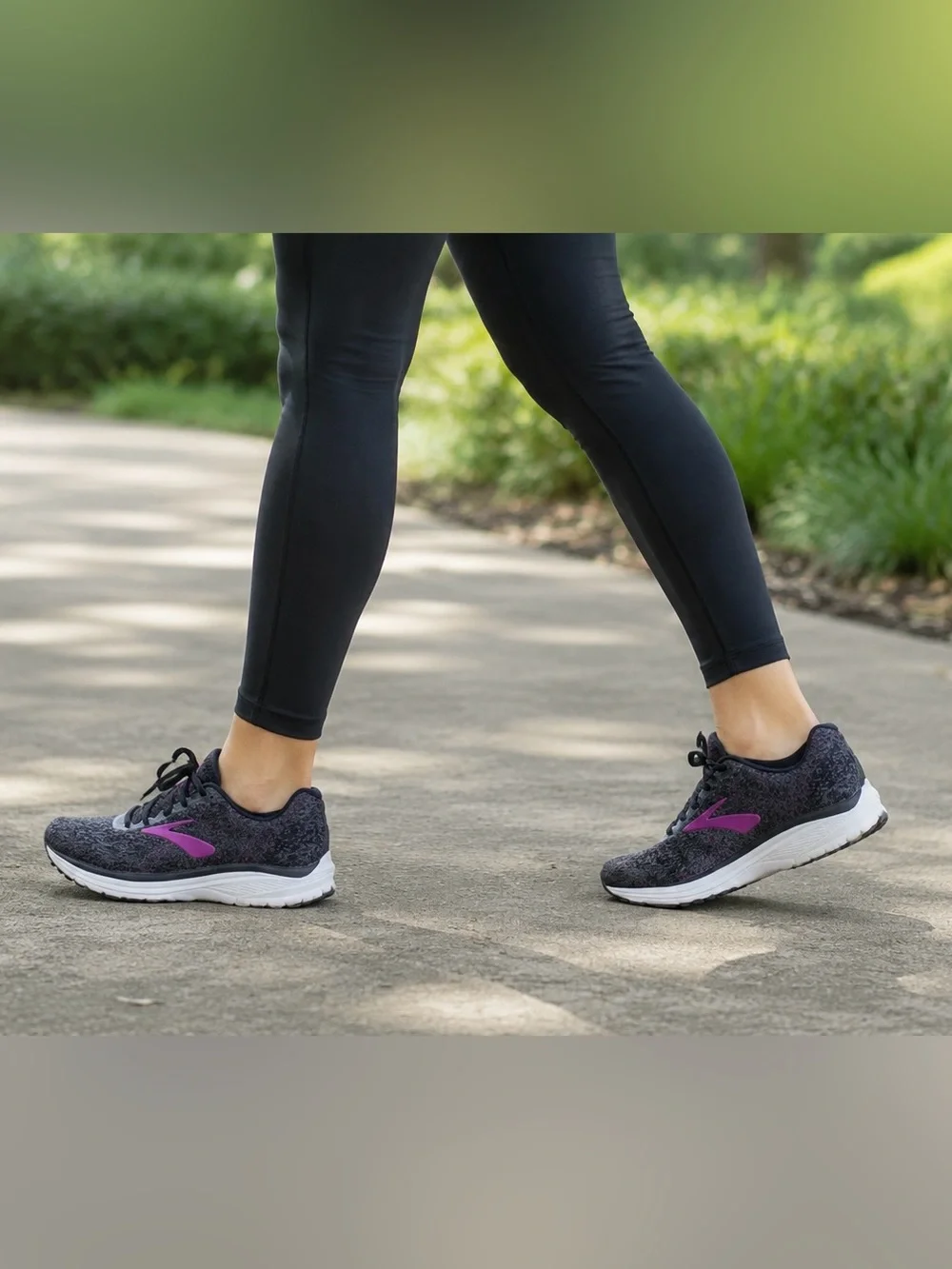 Brooks Anthem 2 Women’s Size 10 B Gray Pink Running Shoes Sneakers 120293